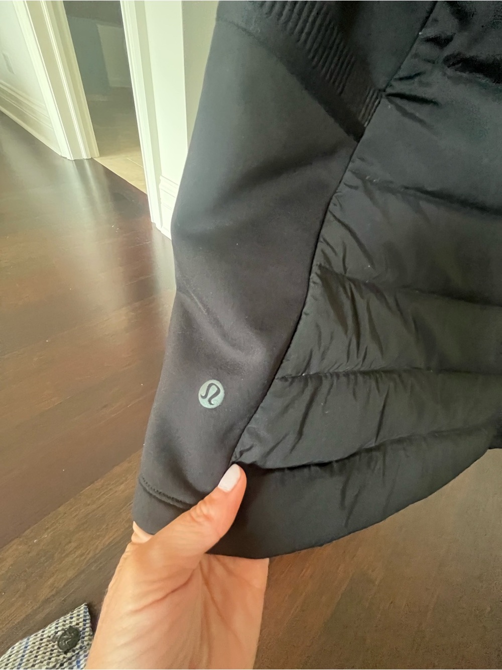 lululemon athletica women's Black Quilted lightweight Puffer Vest - Picture 6 of 6